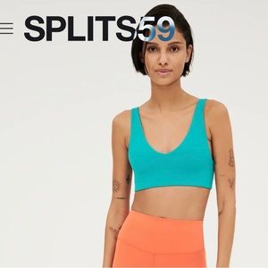 Splits59 AIRWEIGHT HIGH WAIST SHORT and AIRWEIGHT SCOOP BACK BRA SET.